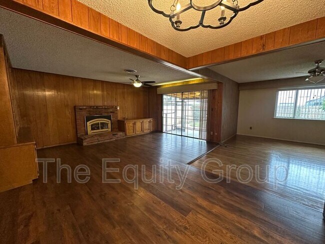 Building Photo - 1413 W Cambridge Ave