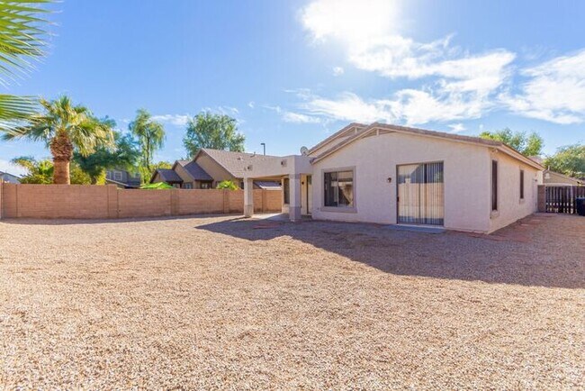 Building Photo - Single level rare to find 3 bed house in G...