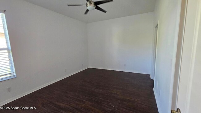 Building Photo - 3223 Monitor Ln