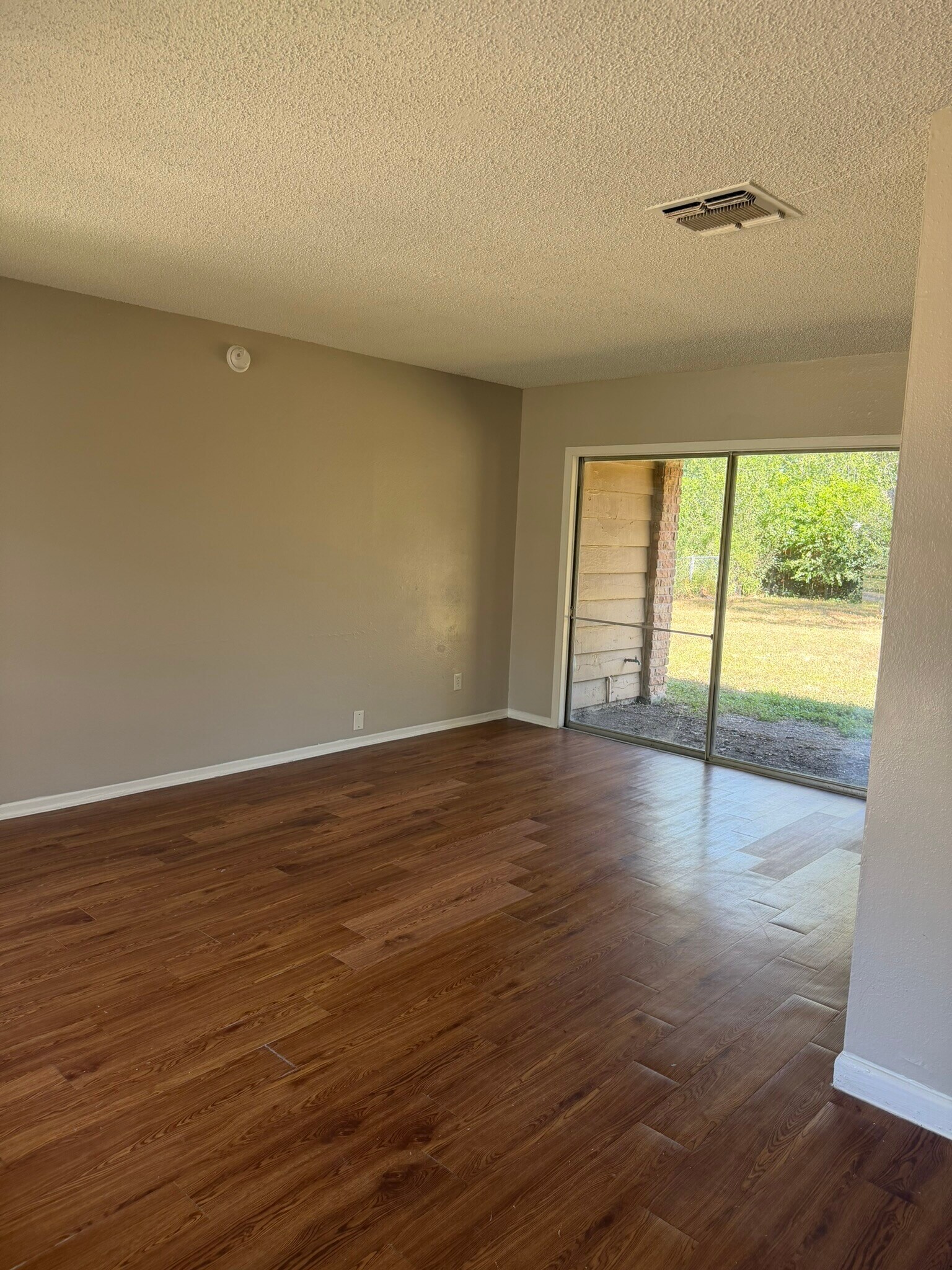 Building Photo - 4411 Jamestown Dr
