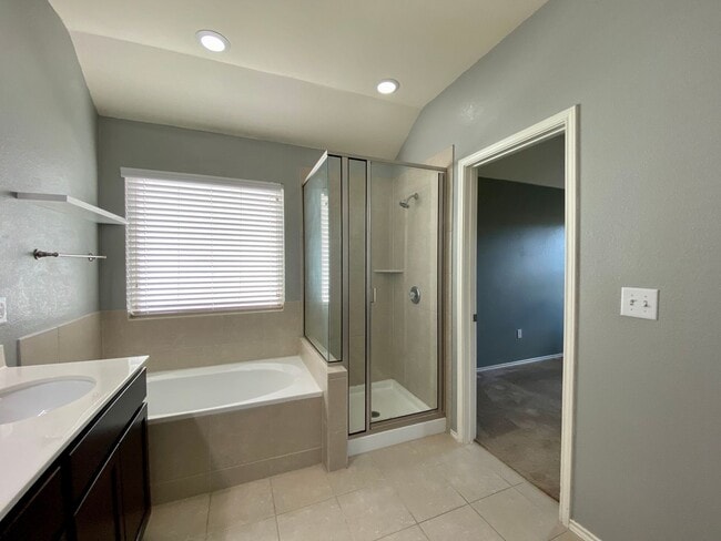 Building Photo - 466 Eagle Brook Ln