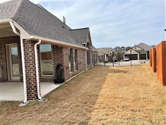 Building Photo - 156 Santa Maria St