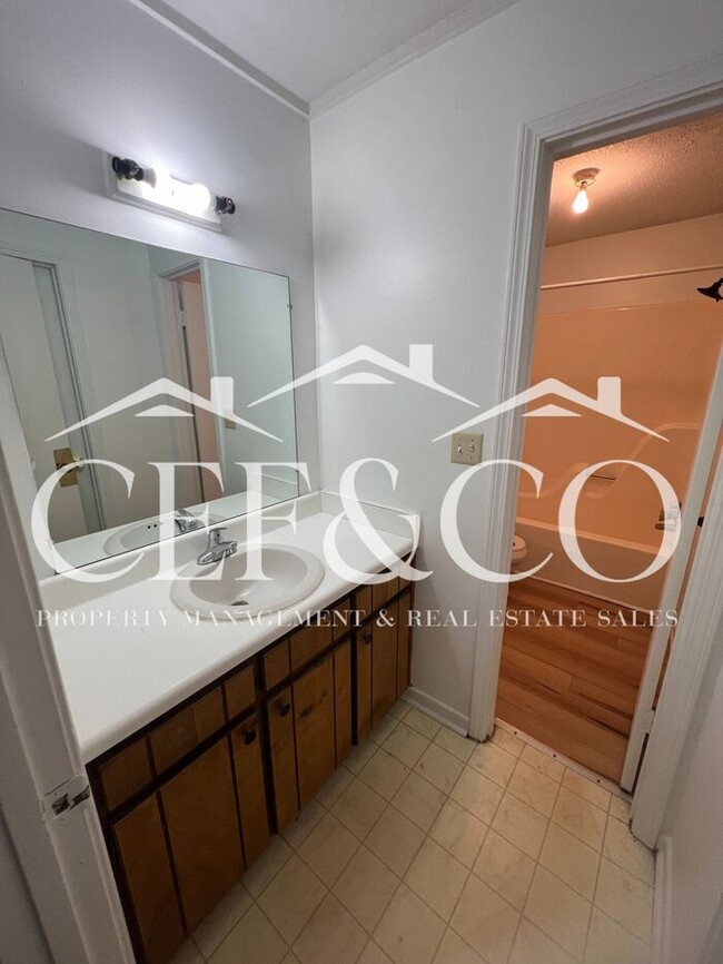 Building Photo - Spacious 2-Bedroom, 1.5-Bath Townhome in S...