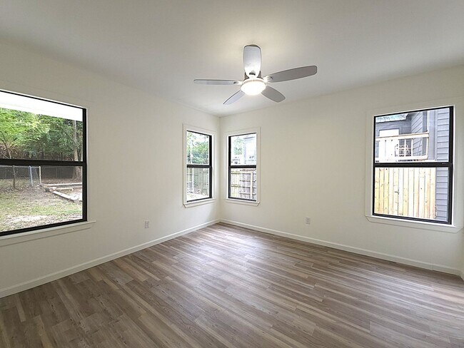 Building Photo - Fully Remodeled Home in the Heart of Tyler...