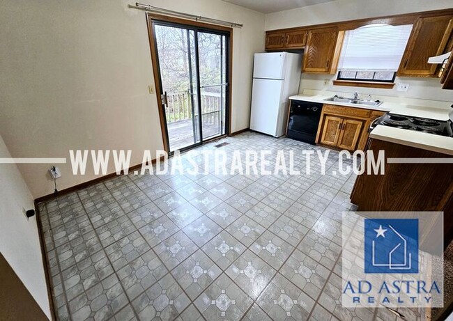 Building Photo - Beautiful Updated Duplex in Grandview-Available NOW!!