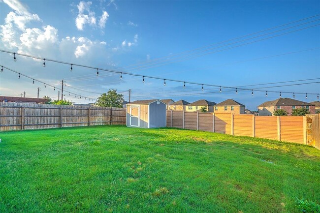 Building Photo - 4613 Tully Dr