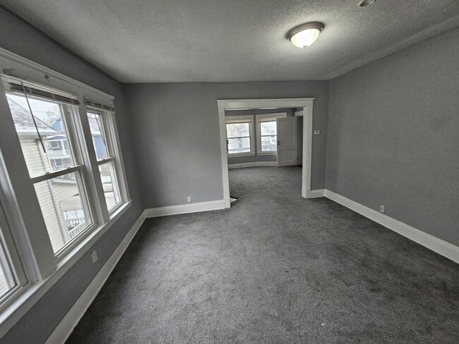 Building Photo - 10602 Earle Ave