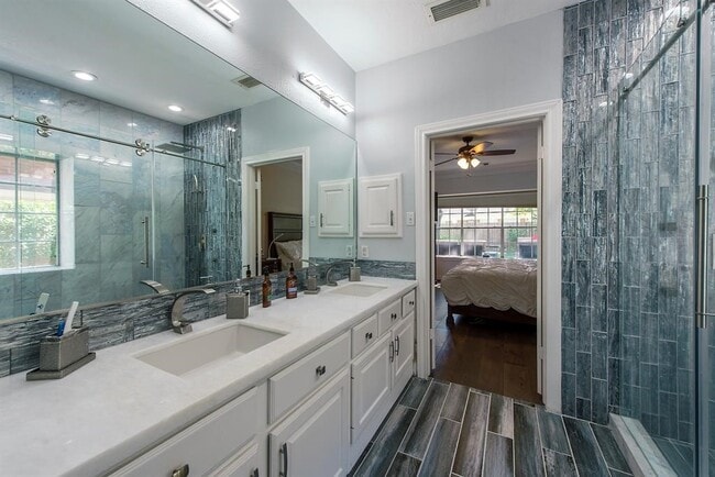 Building Photo - 14111 Manderly Dr