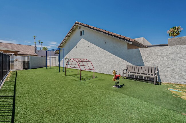 Building Photo - Central Phoenix Remodeled Townhome Oasis –...