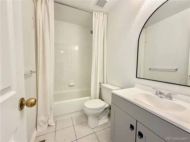 Building Photo - 5421 S Ireland Way