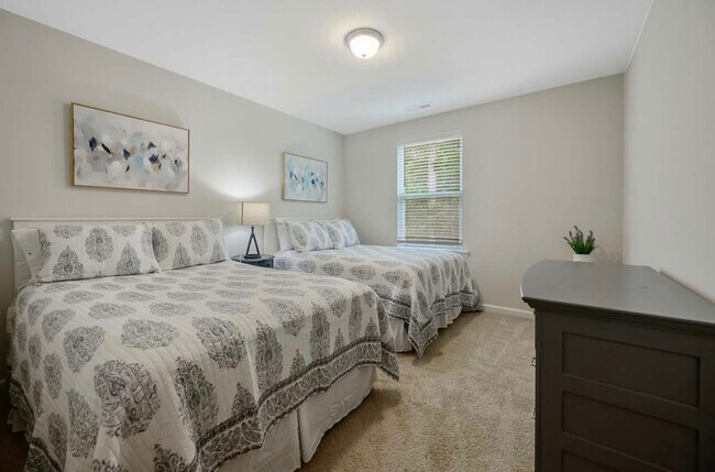 Building Photo - 155 Rossell Park Cir