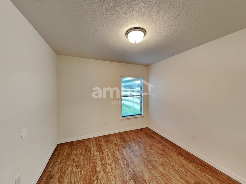 Building Photo - 619 Chatham Walk Dr