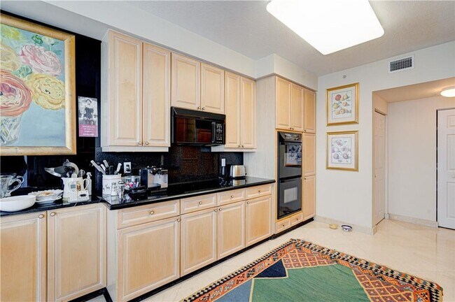 Building Photo - 3200 N Ocean Blvd