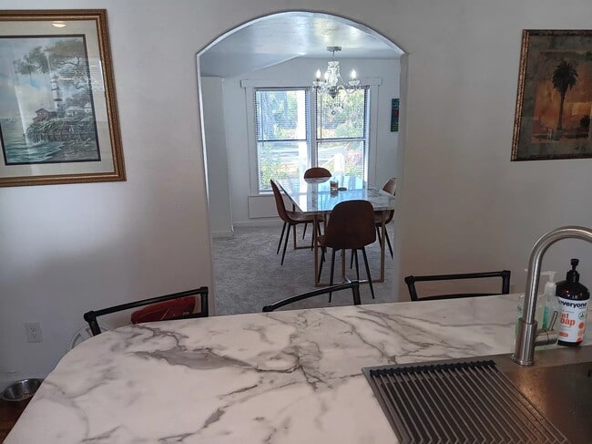 Building Photo - 206 2nd St NW