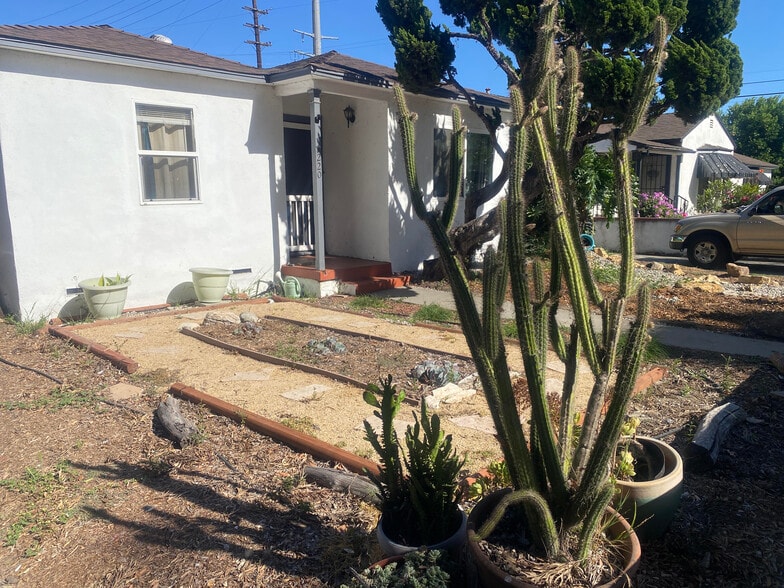 Building Photo - 2220 Gale Ave