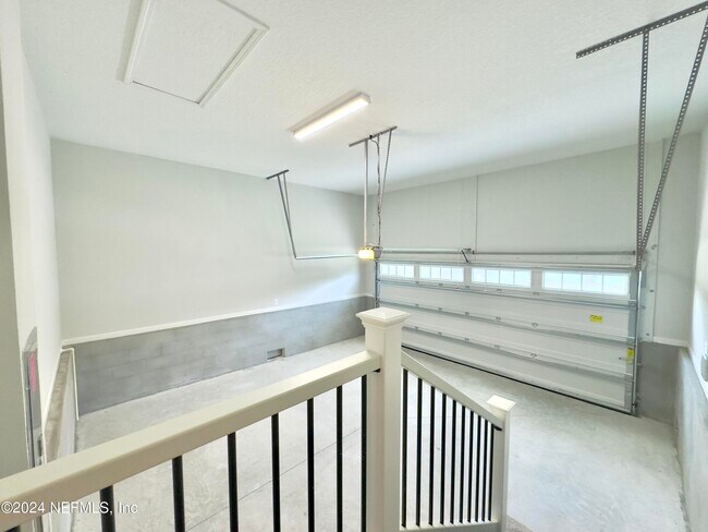 Building Photo - 4672 Ribault Park St