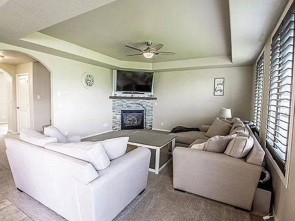 Building Photo - Beautiful 4BR, 2.5BTH, 3-Story Home in Post Falls