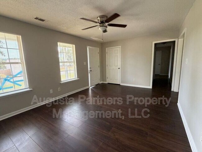 Building Photo - 3626 Pebble Creek Dr