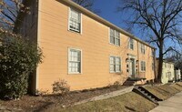 Building Photo - Belhaven apartment for $1135 with washer/ dryer and water included!!