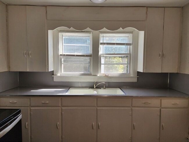 Building Photo - 1b Apartment in Statesville's Historic Dis...