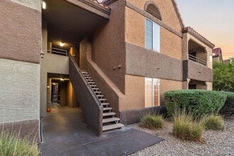 Building Photo - Gorgeous Renovated Condo in Guard Gated Neighborhood