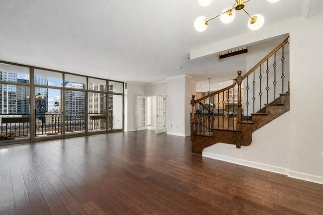 Building Photo - 1335 S Prairie Ave