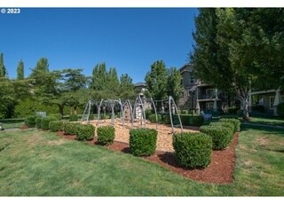 Building Photo - 675 NE Garswood Ln
