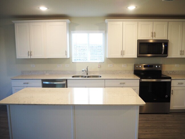 Building Photo - 3 Bed 2.5 Bath Home in Van Alstyne
