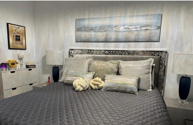 Building Photo - 2641 N Flamingo Rd