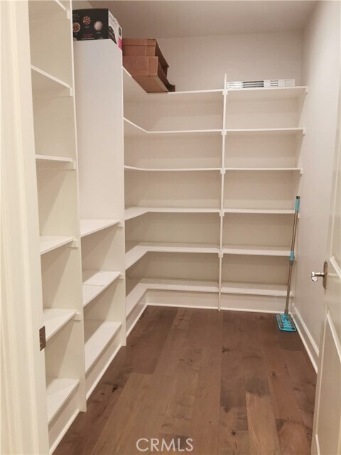 Building Photo - 16 Branding Iron