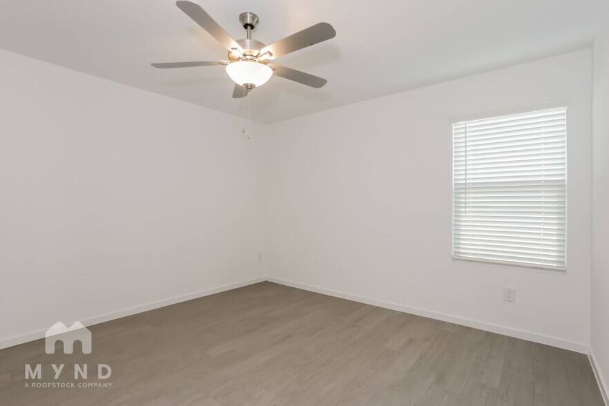 Building Photo - 2761 Mistwood Dr