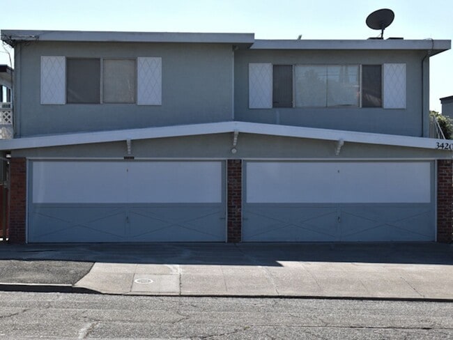 Building Photo - 3420 64th Ave Pl