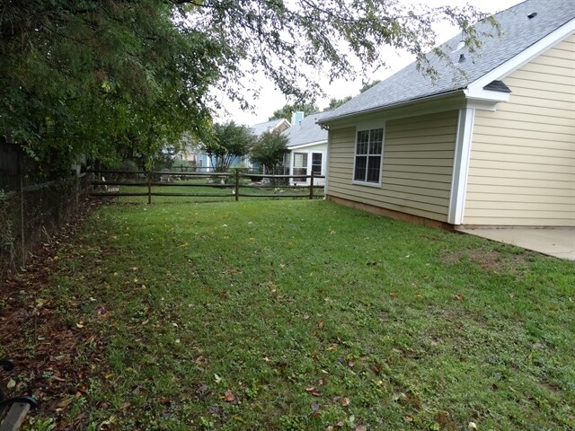 Building Photo - 306 Cedarcroft Dr