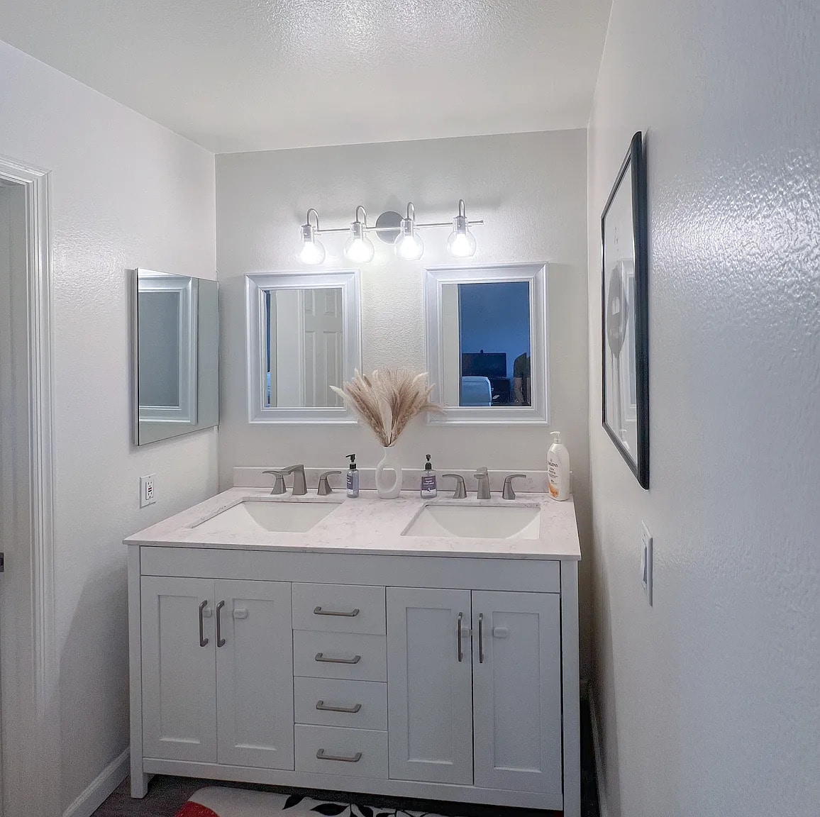 Building Photo - 1702 N Ventura Ln