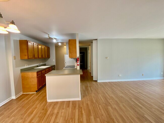 Building Photo - 5810 Oakwood Dr