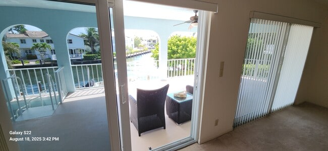 Building Photo - 1118b Highland Beach Dr