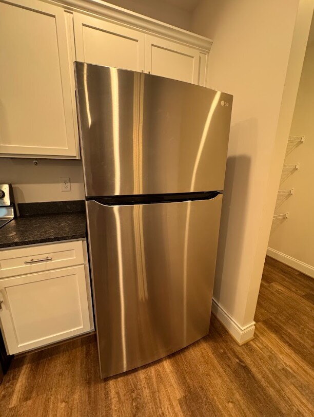 Building Photo - Inquire today on how to get FREE rent!