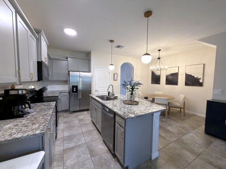 Building Photo - 6604 Serenity Fall Ln