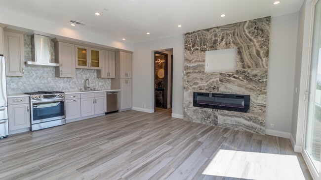 Building Photo - 3836 Westfall Dr