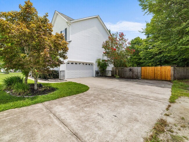Building Photo - 156 Old Beechtree Ln