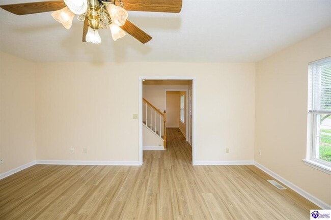 Building Photo - 1802 Oriole Dr