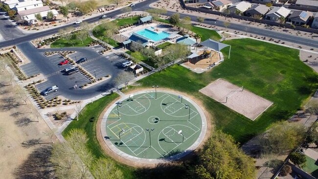 Building Photo - 4BR / 2.5BA Home with Expansive Lot – 2-Car Garage, Community Pools & Golf