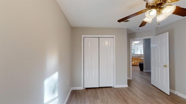 Building Photo - 5105 Spruce Cove