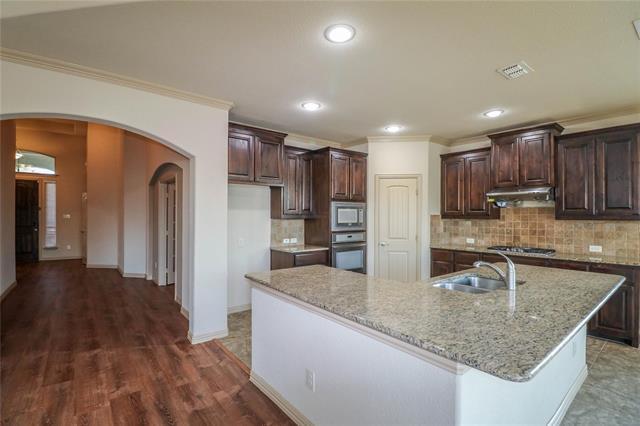 Building Photo - 6805 San Fernando Dr