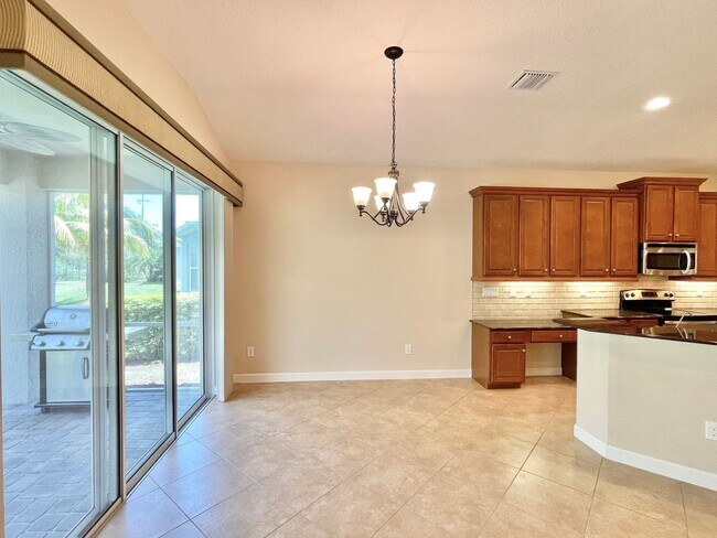 Building Photo - 3+ Bedroom quality built home in desirable...
