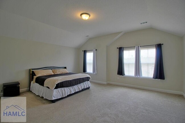 Building Photo - 180 Mcclelland Lp NE