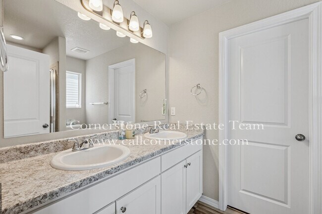 Building Photo - 7446 Marbled Wood Pt