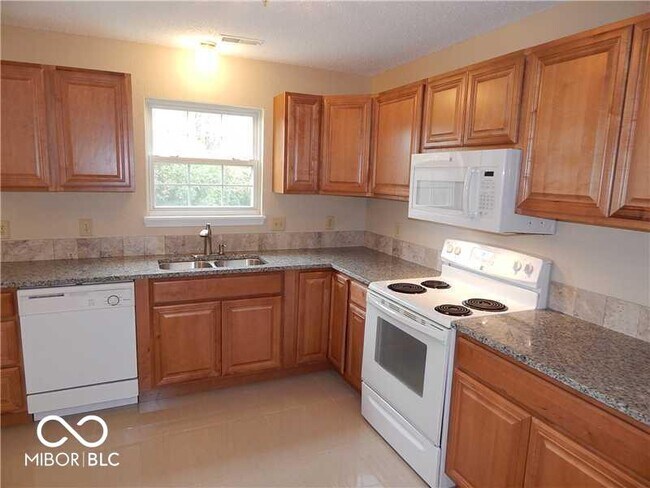 Building Photo - 10477 Blue Springs Ln