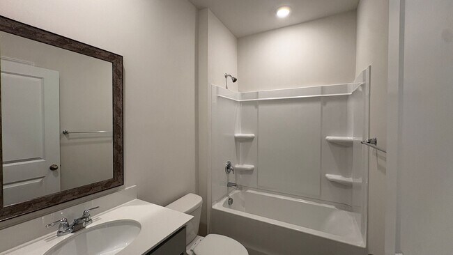 Building Photo - Beautiful 3/2 In Amenity Filled Neighborhood!