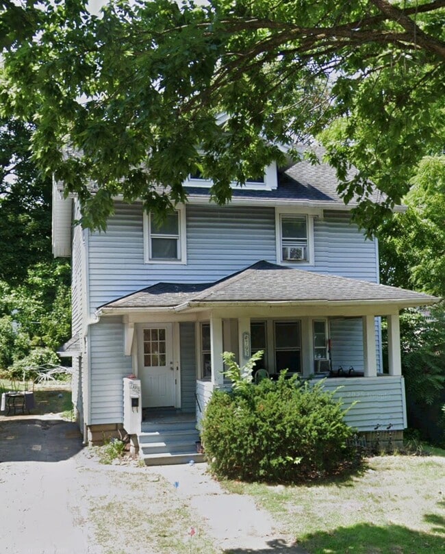 Building Photo - 793 Woodbine Ave